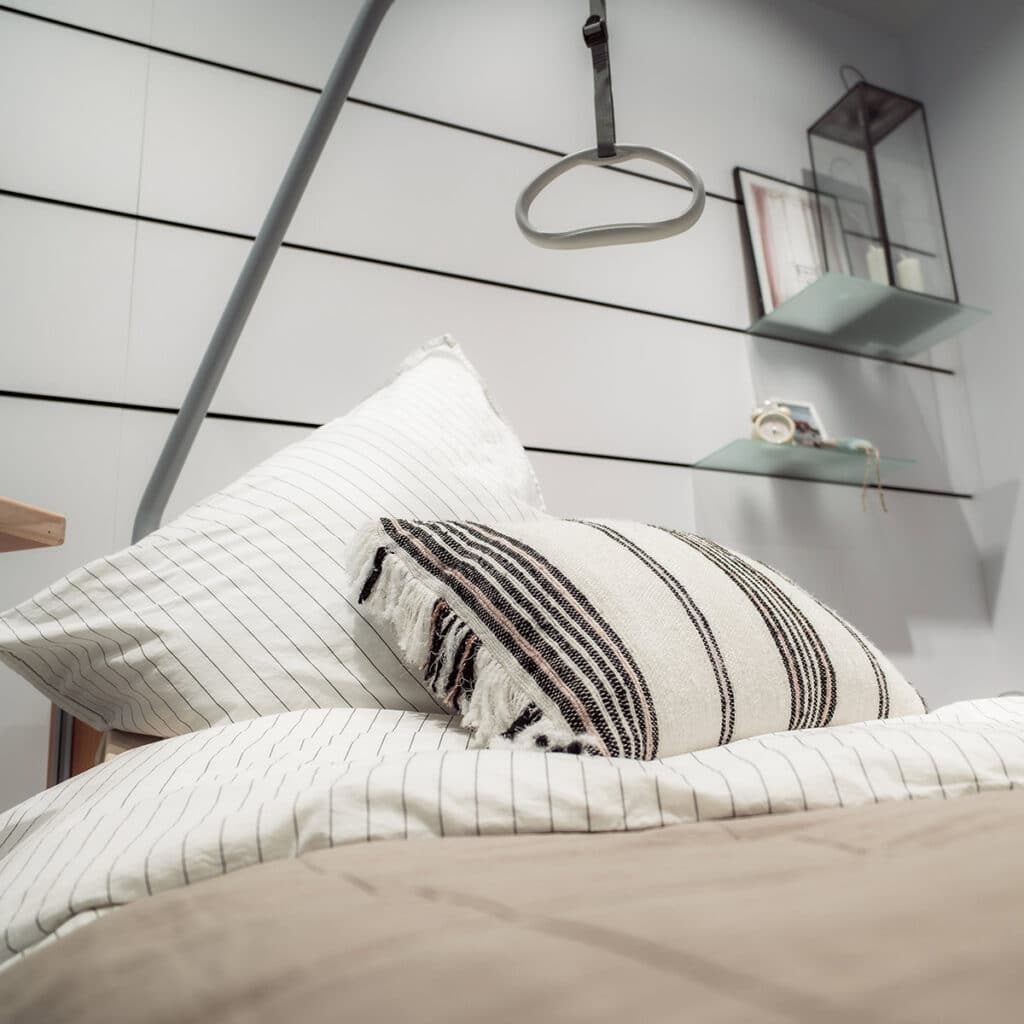 Pflegebett – Definition, Arten und Versorgung